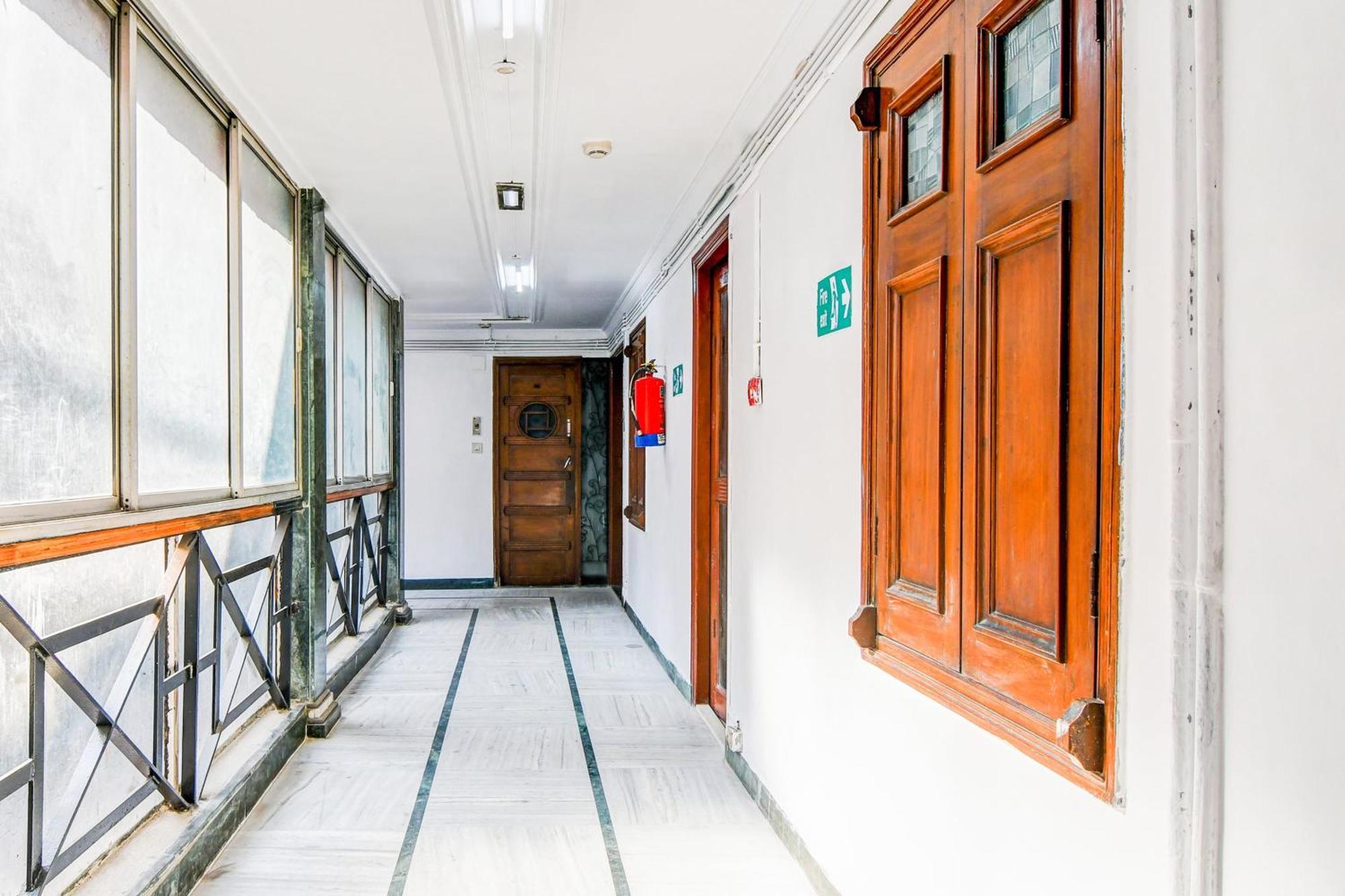 Super Hotel O Lenin Sarani Kolkata Exterior photo